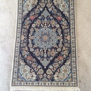 Extra fine hand made luxury Persian rug. 1'7"x4'9"
